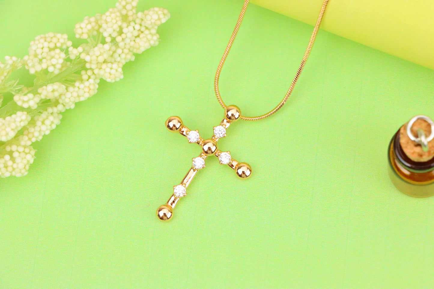 Stylish Rose Gold Cross Pendant with Crystal Accents, XPPT1836 (2155-2)