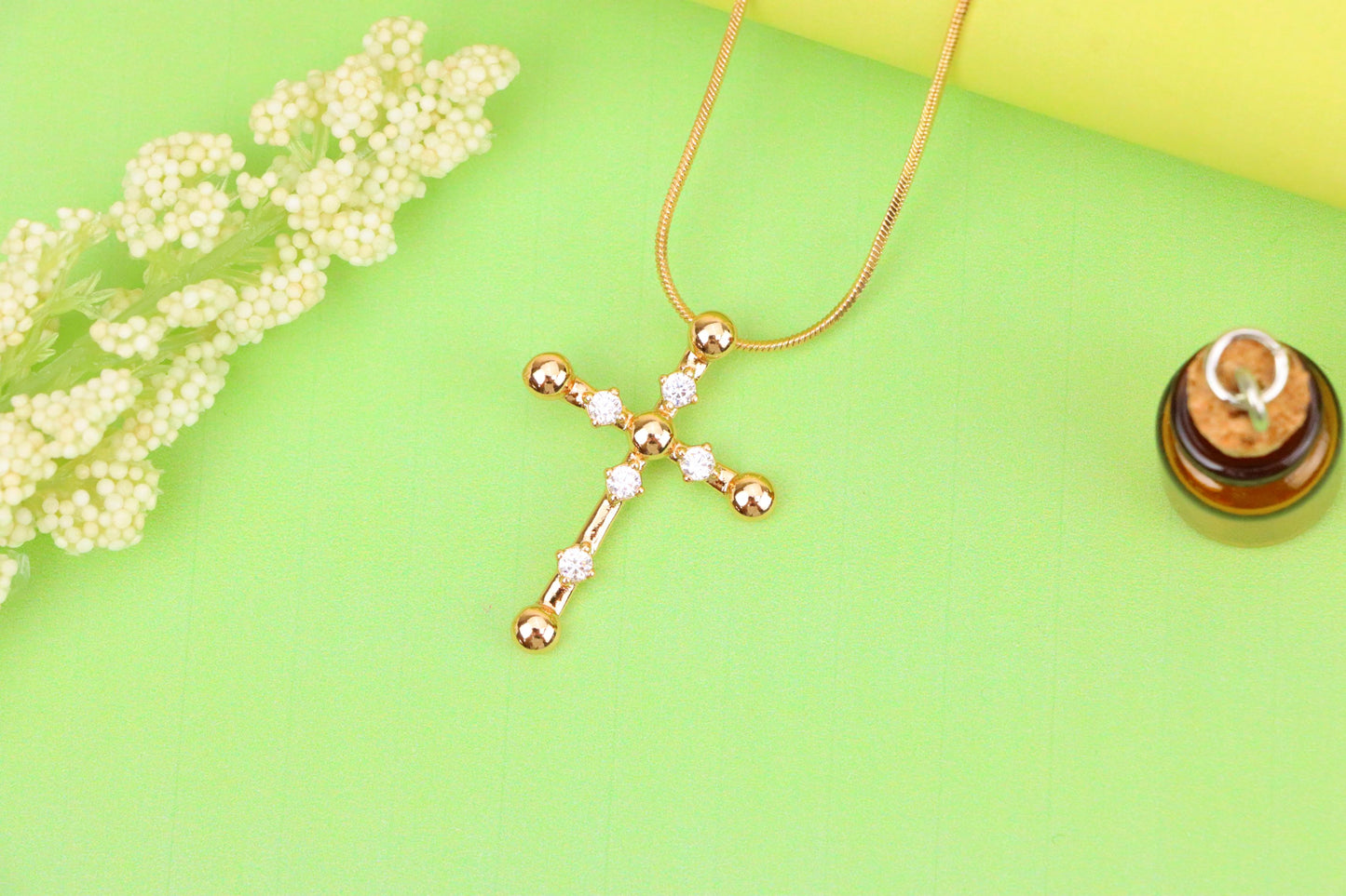 Stylish Rose Gold Cross Pendant with Crystal Accents, XPPT1836 (2155-2)