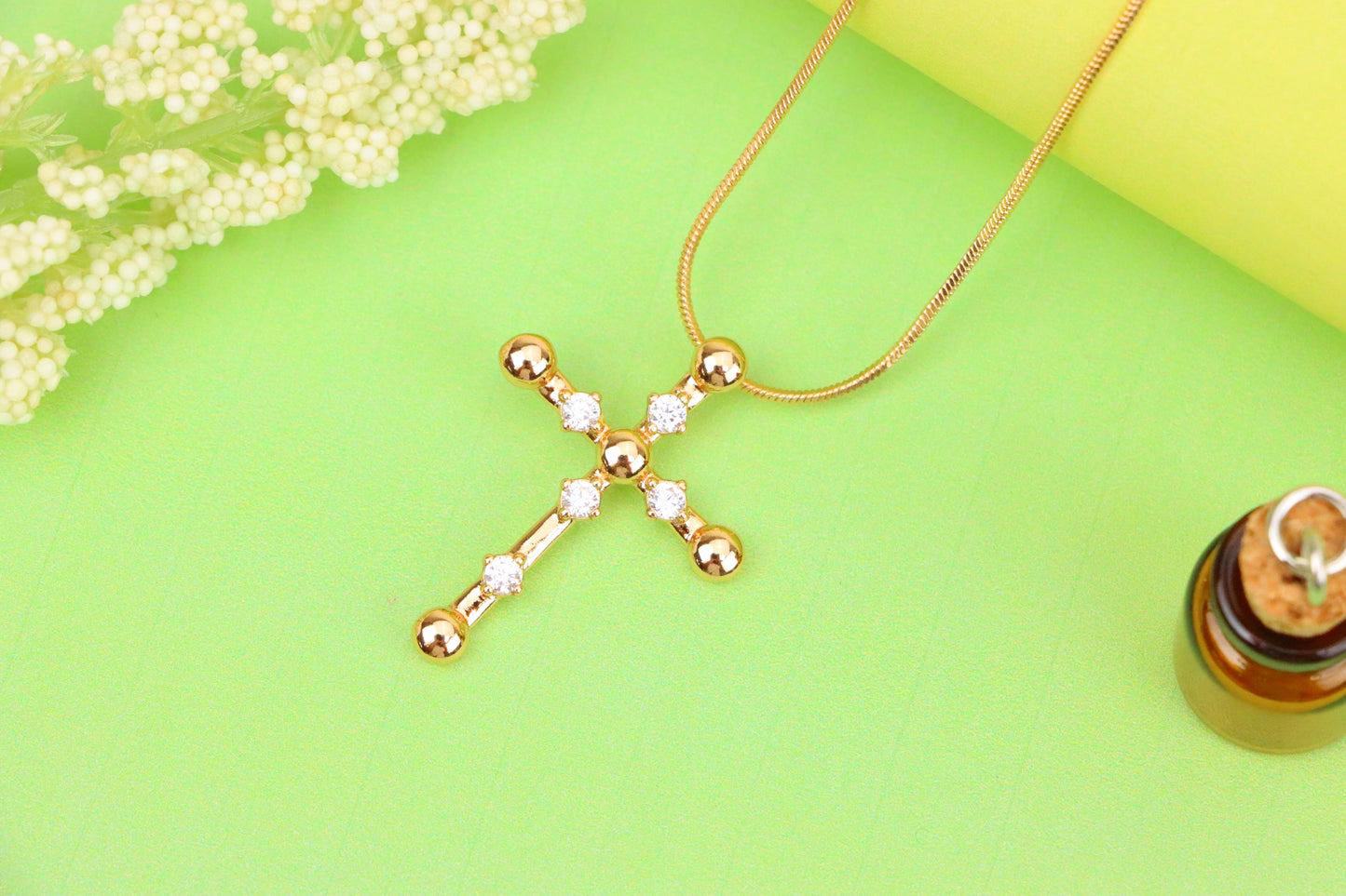 Stylish Rose Gold Cross Pendant with Crystal Accents, XPPT1836 (2155-2)