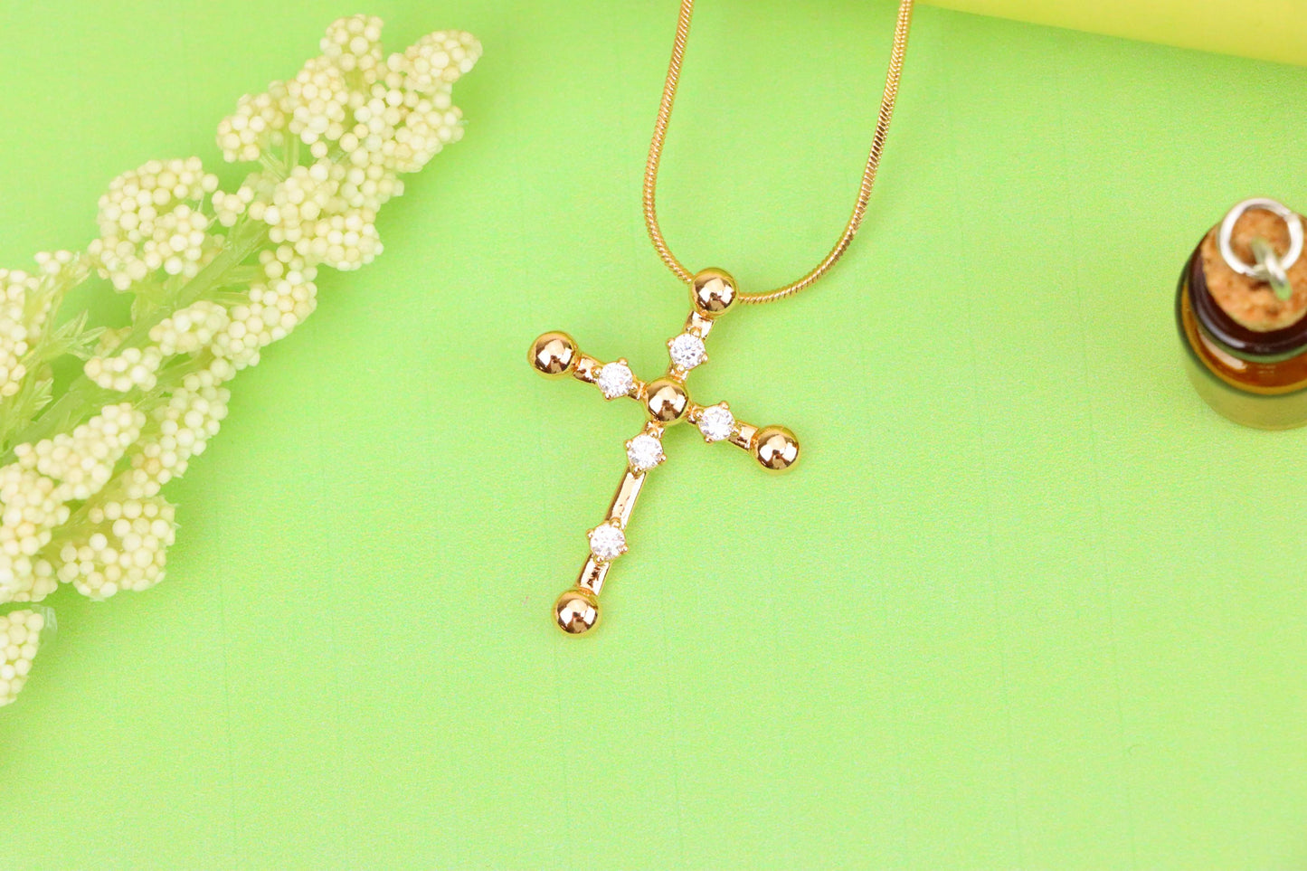 Stylish Rose Gold Cross Pendant with Crystal Accents, XPPT1836 (2155-2)