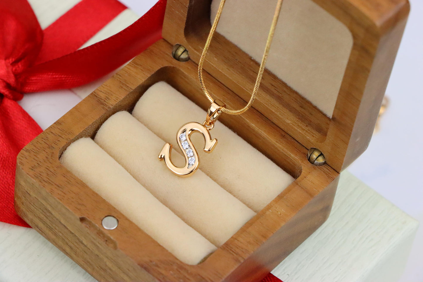 Rose Gold Letter S Pendant with Sparkling Crystals – Elegant Finish, XPPT1368 (2132-9)