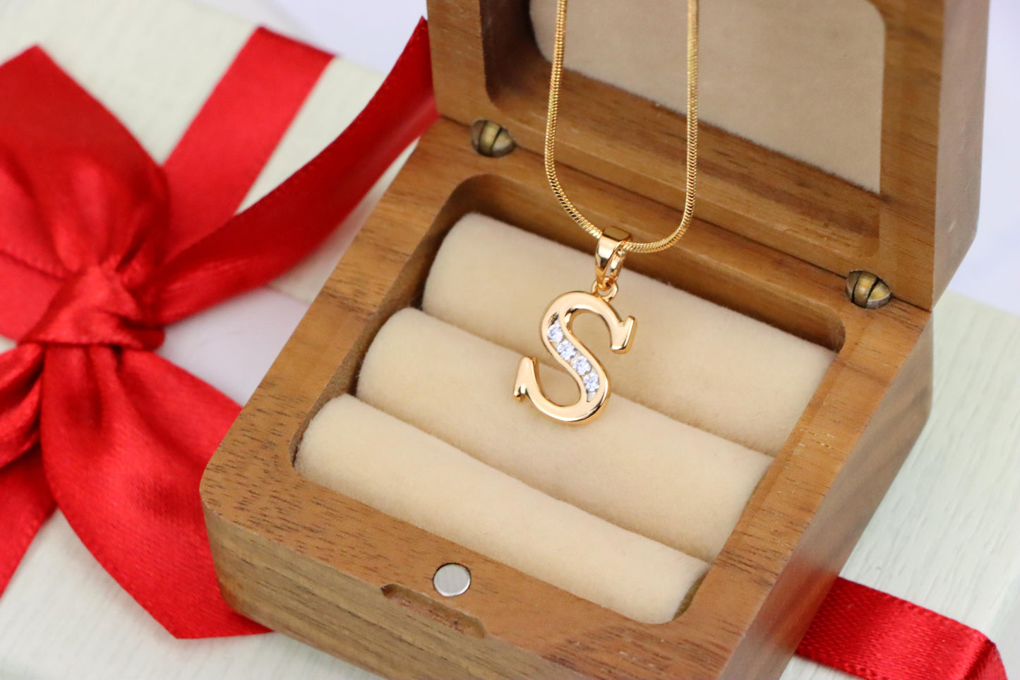 Rose Gold Letter S Pendant with Sparkling Crystals – Elegant Finish, XPPT1368 (2132-9)