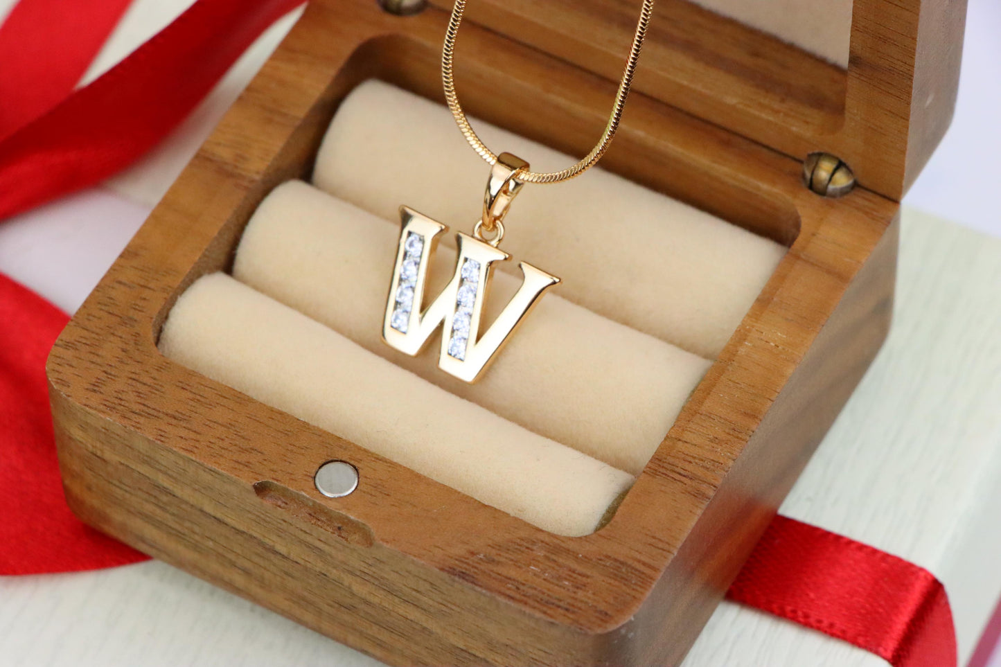 Rose Gold Letter W Pendant with Crystals – Elegant Personalized Charm,XPPT1372 (2132-9)