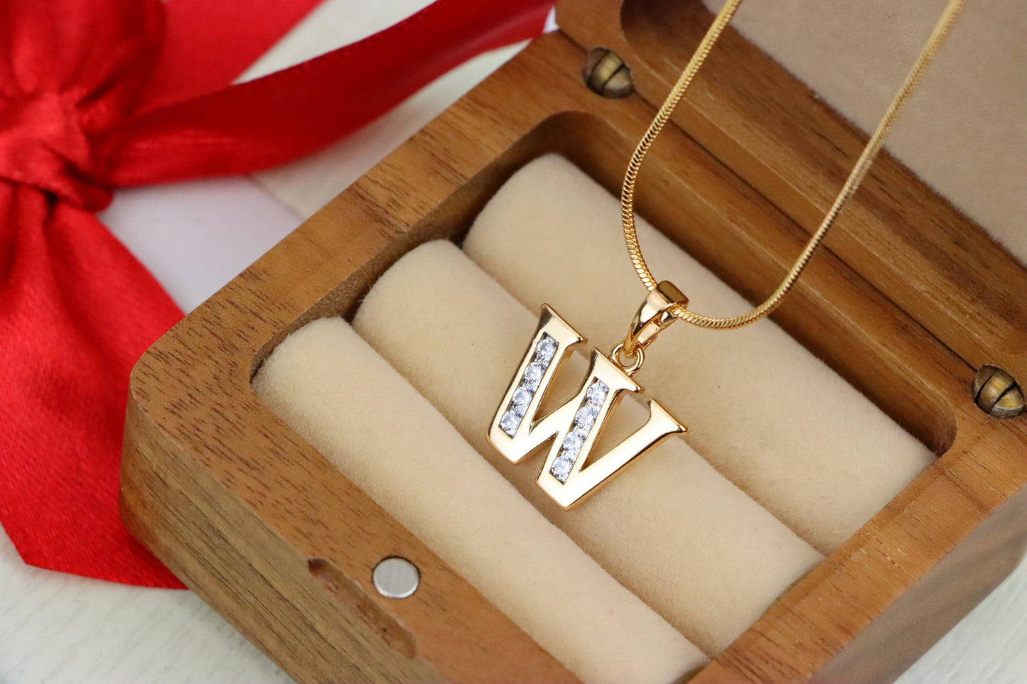 Rose Gold Letter W Pendant with Crystals – Elegant Personalized Charm,XPPT1372 (2132-9)