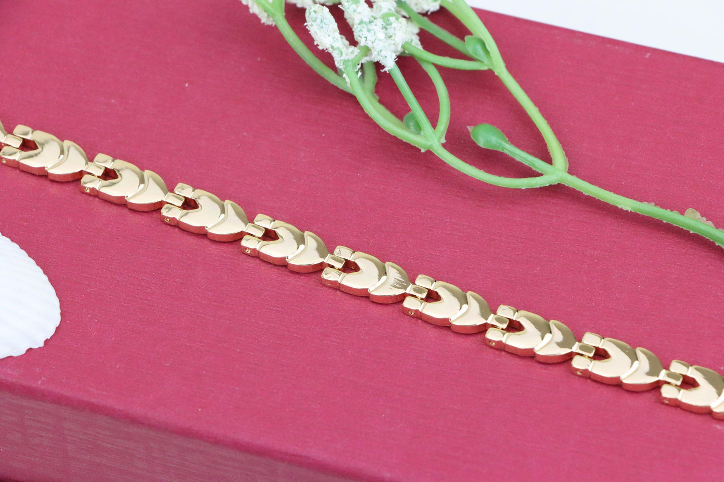 Elegant Rose Gold Heart-Link Bracelet in Glossy Polished Finish, XPBL1091 (2109-10)