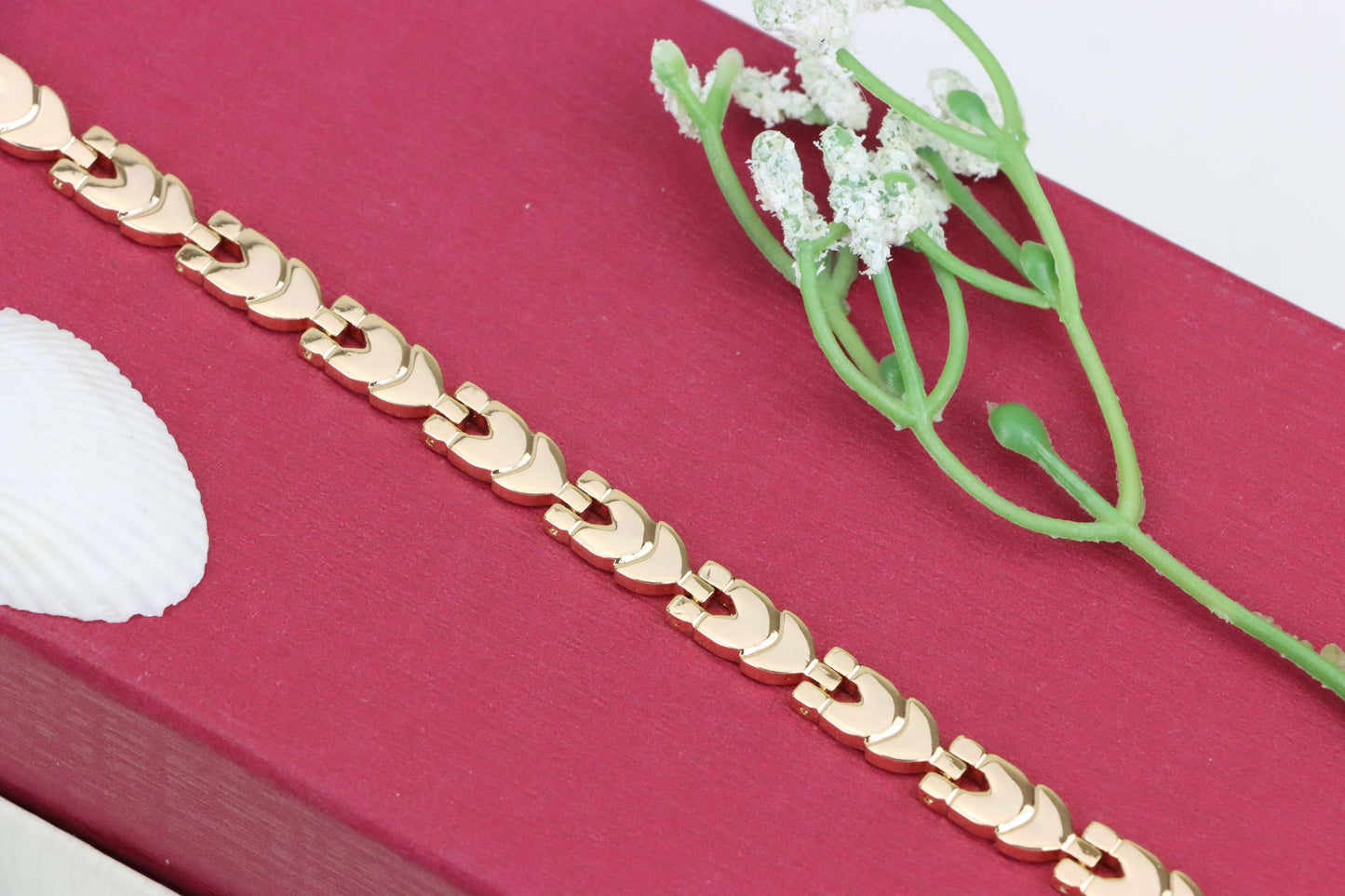 Elegant Rose Gold Heart-Link Bracelet in Glossy Polished Finish, XPBL1091 (2109-10)