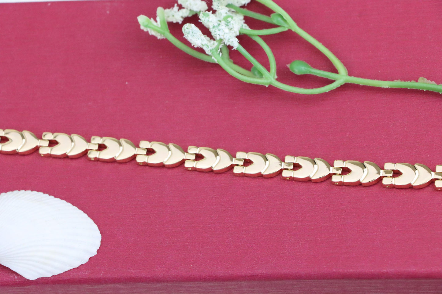 Elegant Rose Gold Heart-Link Bracelet in Glossy Polished Finish, XPBL1091 (2109-10)