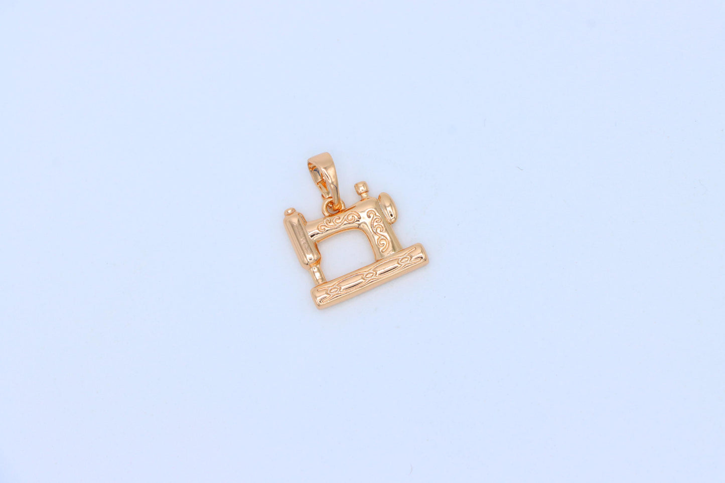 Vintage Sewing Machine Rose Gold Pendant for Craft Lovers, XPPT1384 (2133-8)