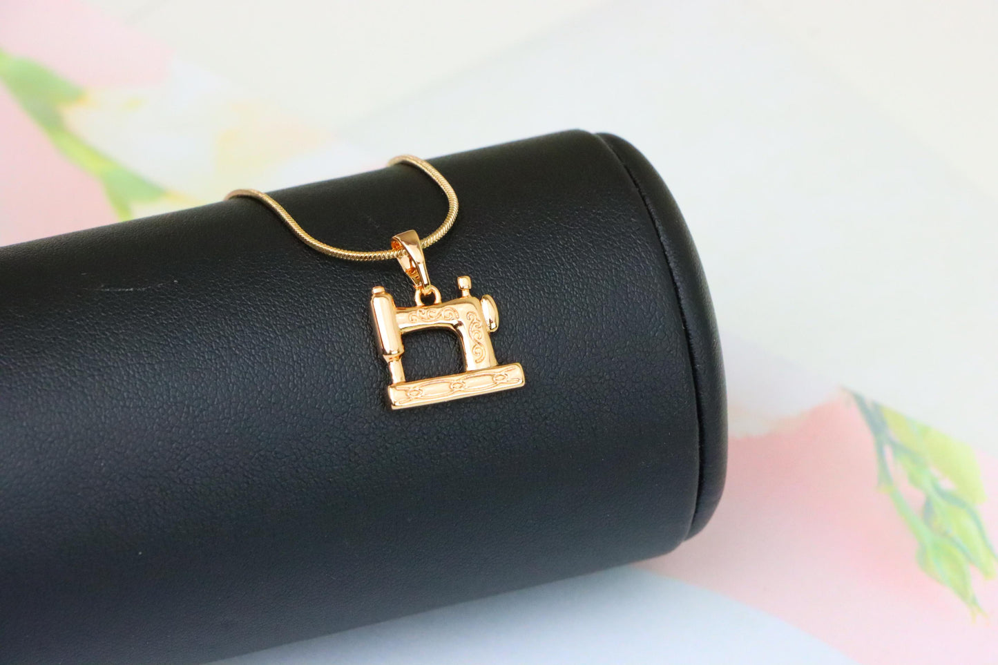 Vintage Sewing Machine Rose Gold Pendant for Craft Lovers, XPPT1384 (2133-8)