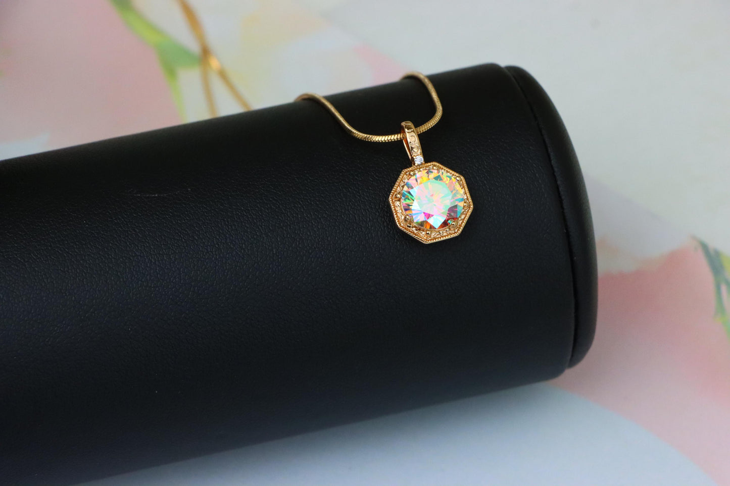 Gold-Plated Iridescent Pendant – Radiant Glow, XPPT1392 (2134-2)