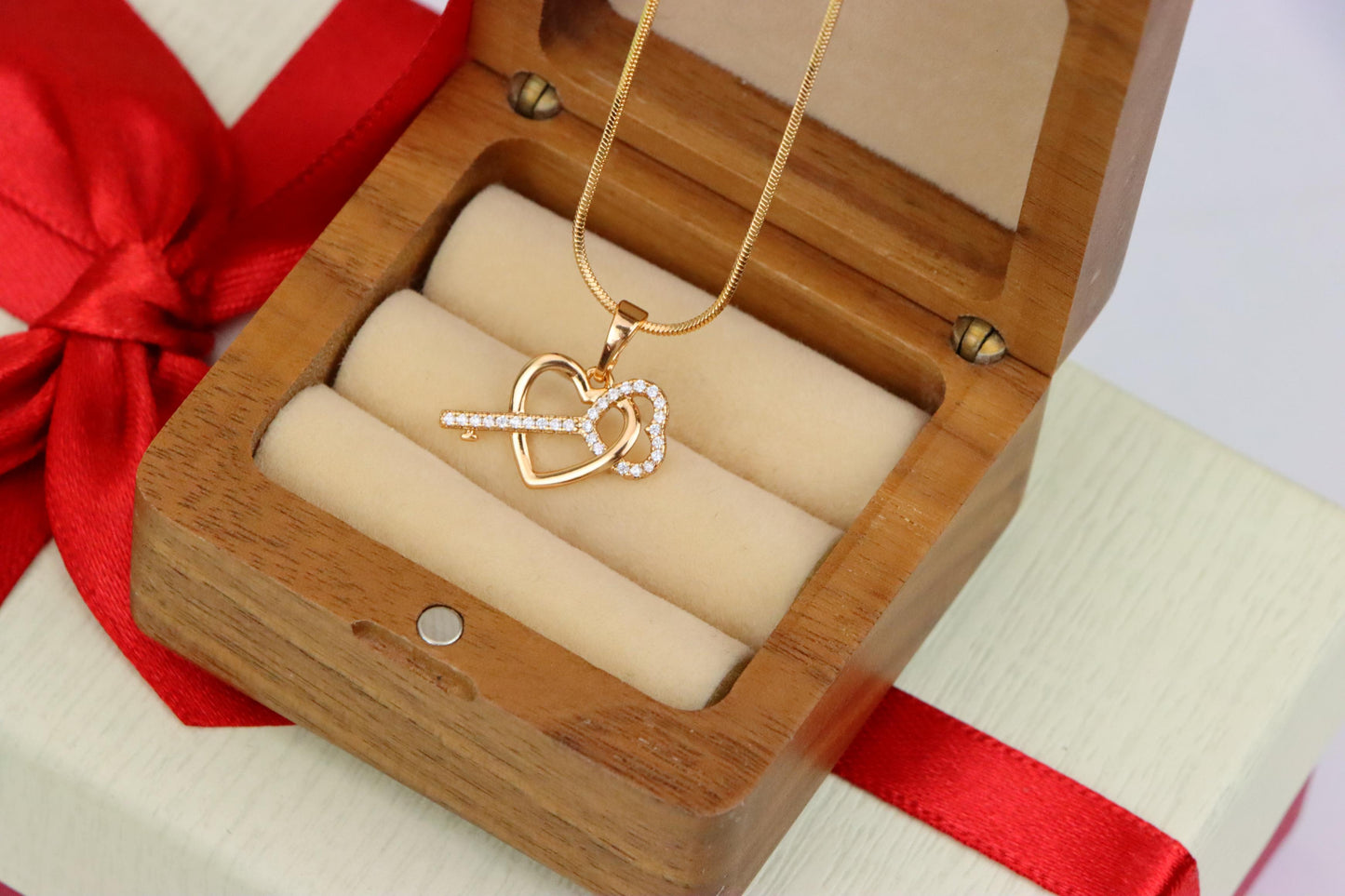 Rose Gold Heart & Key Pendant with Sparkling Stone Accents, XPPT1862 (2157-5)