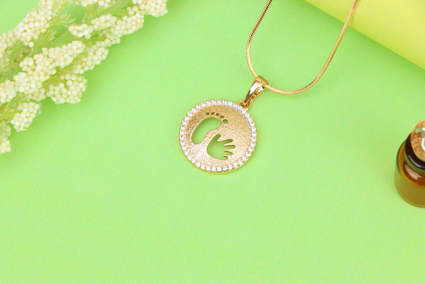 Rose Gold Round Pendant with Baby Footprint and Handprint Cutout, XPPT1397 (2134-6)
