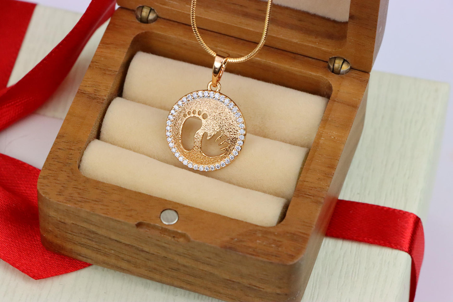Rose Gold Round Pendant with Baby Footprint and Handprint Cutout, XPPT1397 (2134-6)