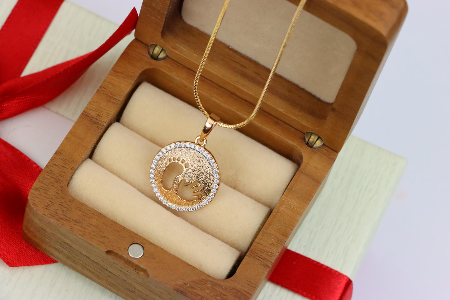 Rose Gold Round Pendant with Baby Footprint and Handprint Cutout, XPPT1397 (2134-6)