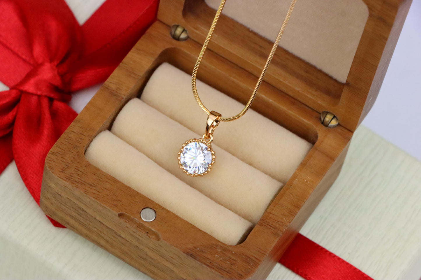 Elegant Rose Gold Round Pendant with Large White Sparkling Stone, XPPT1866 (2157-9)