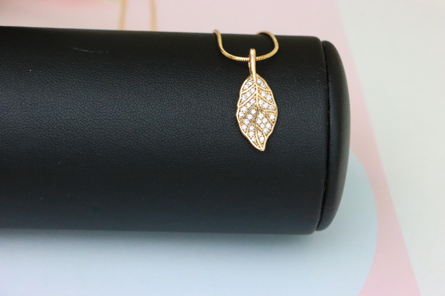 Elegant Leaf Design Rose Gold Pendant with Sparkling White Stones, XPPT1868 (2158-1)
