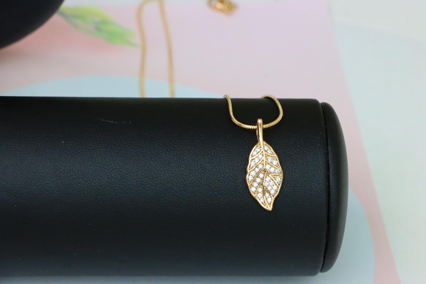 Elegant Leaf Design Rose Gold Pendant with Sparkling White Stones, XPPT1868 (2158-1)