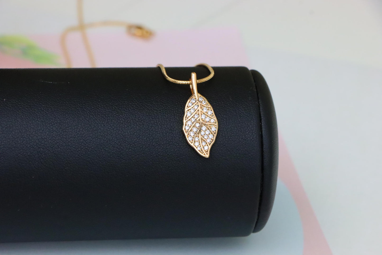 Elegant Leaf Design Rose Gold Pendant with Sparkling White Stones, XPPT1868 (2158-1)