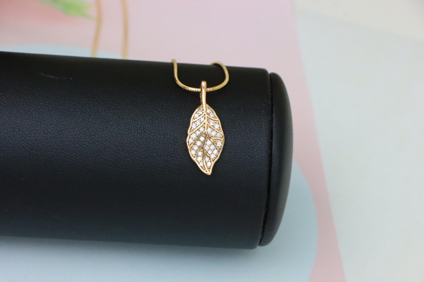 Elegant Leaf Design Rose Gold Pendant with Sparkling White Stones, XPPT1868 (2158-1)