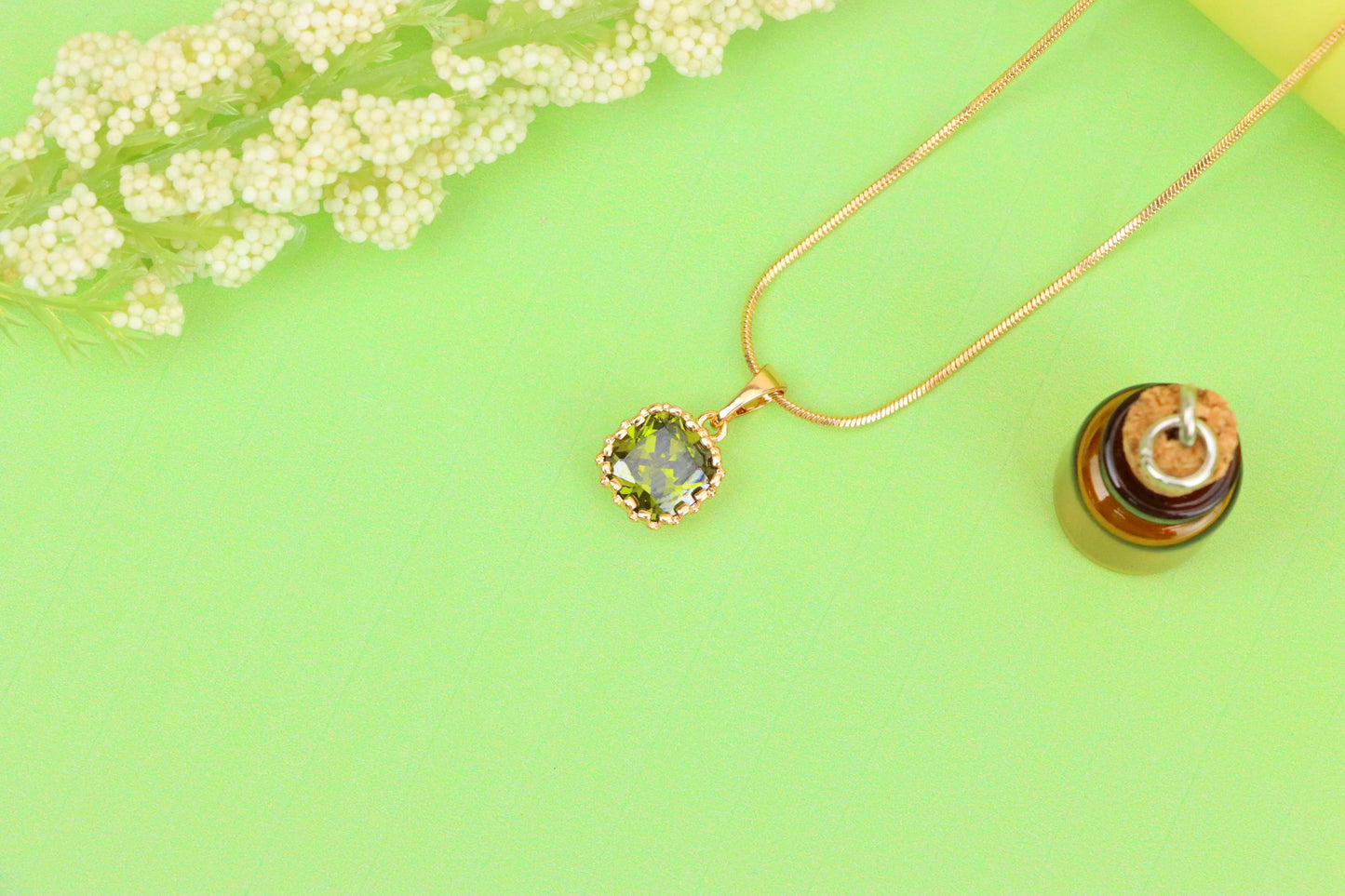 Round Green Stone Rose Gold Pendant with Delicate Beaded Frame, XPPT1869 (2158-2)