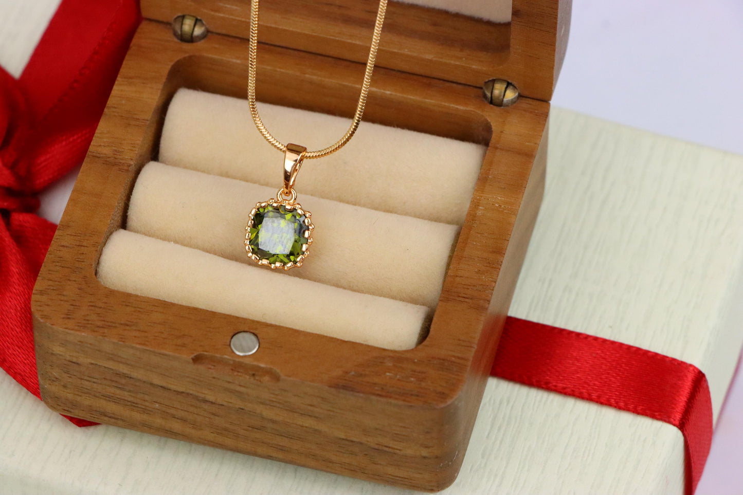 Round Green Stone Rose Gold Pendant with Delicate Beaded Frame, XPPT1869 (2158-2)