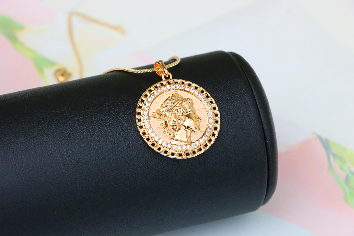 Rose Gold Coin Pendant with Queen Profile and Iced Border, XPPT1405 (2135-4)
