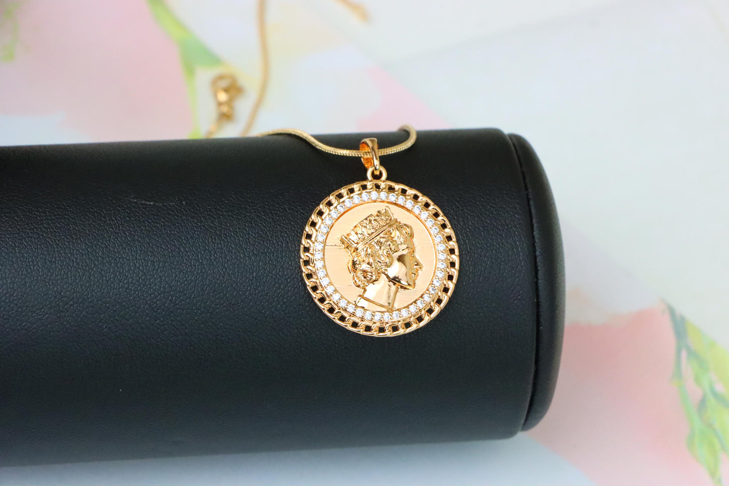 Rose Gold Coin Pendant with Queen Profile and Iced Border, XPPT1405 (2135-4)