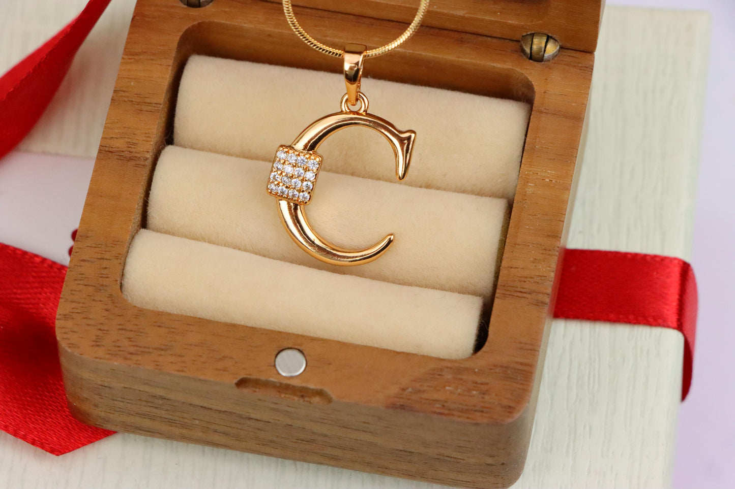 Elegant Rose Gold Plated C Letter Pendant with Sparkling Accents, XPPT1414 (2136-1)