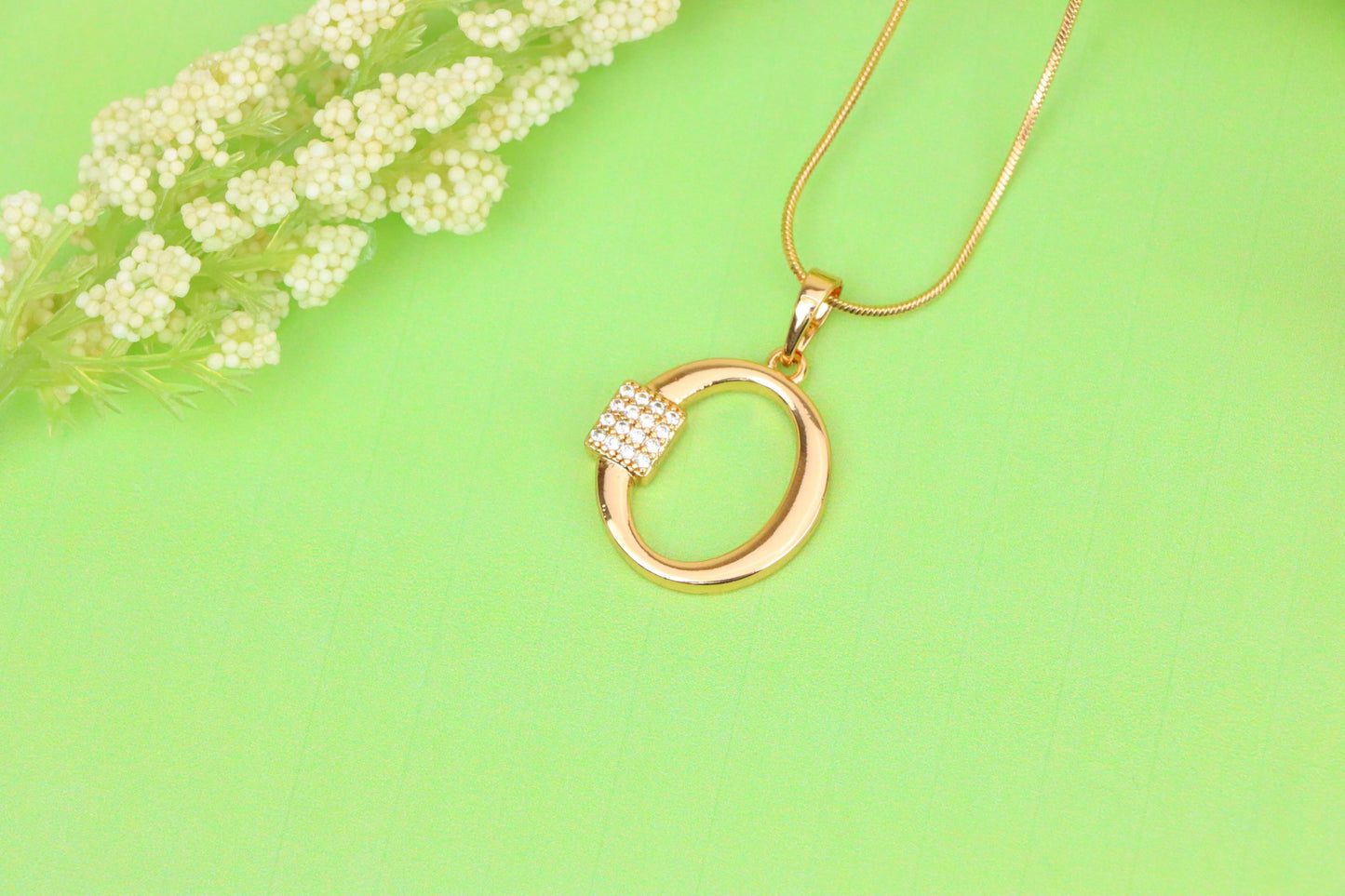Rose Gold O Letter Pendant with Sparkling CZ Accents, XPPT1426 (2136-1)