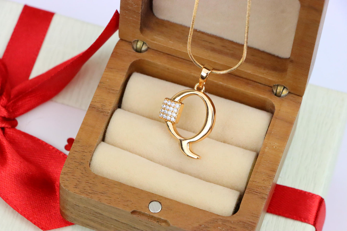 Rose Gold Q Letter Pendant with CZ Detailing, XPPT1428 (2136-1)
