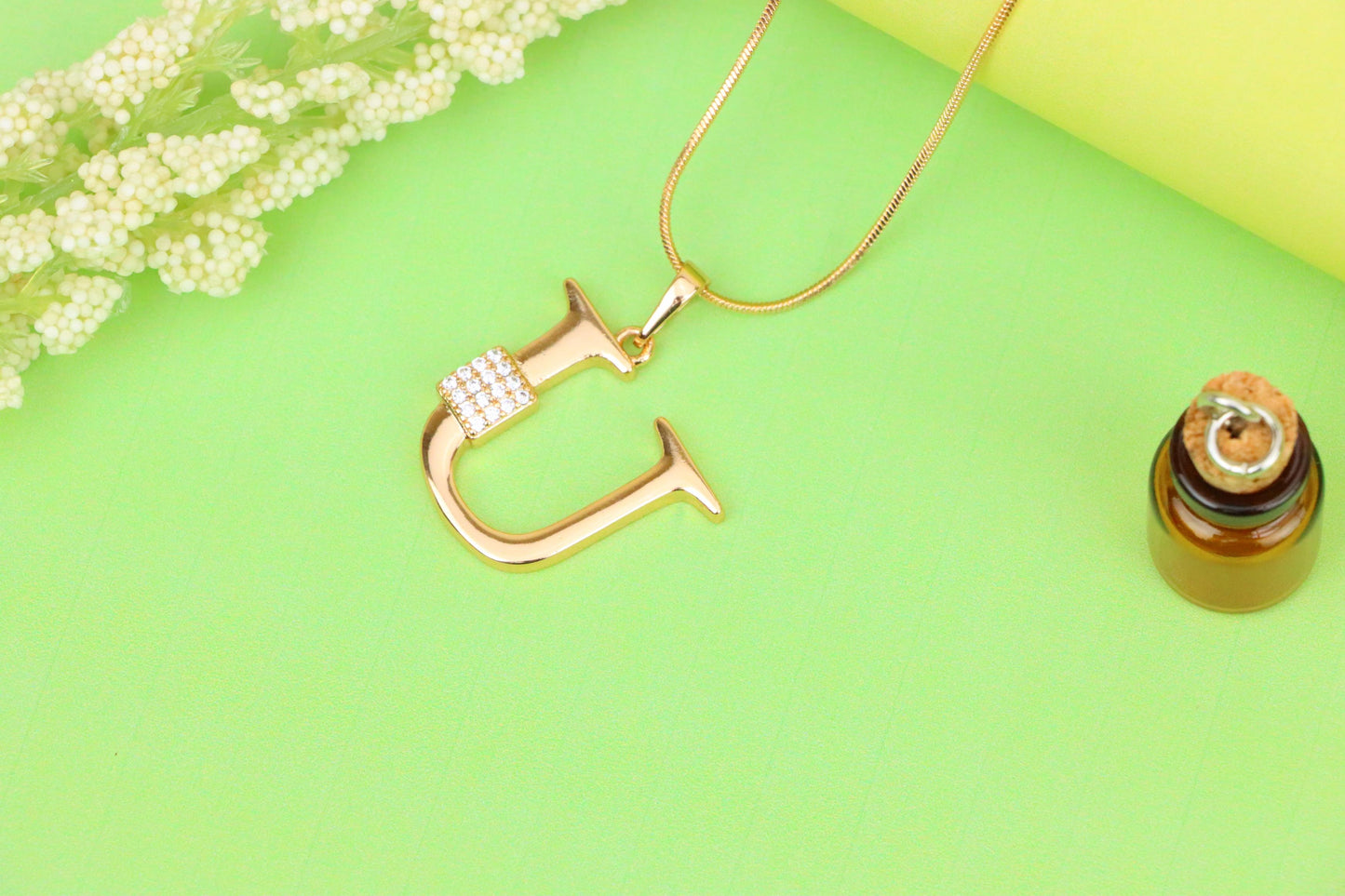 Rose Gold U Letter Pendant with CZ Stones Elegant Jewelry, XPPT1432 (2136-1)