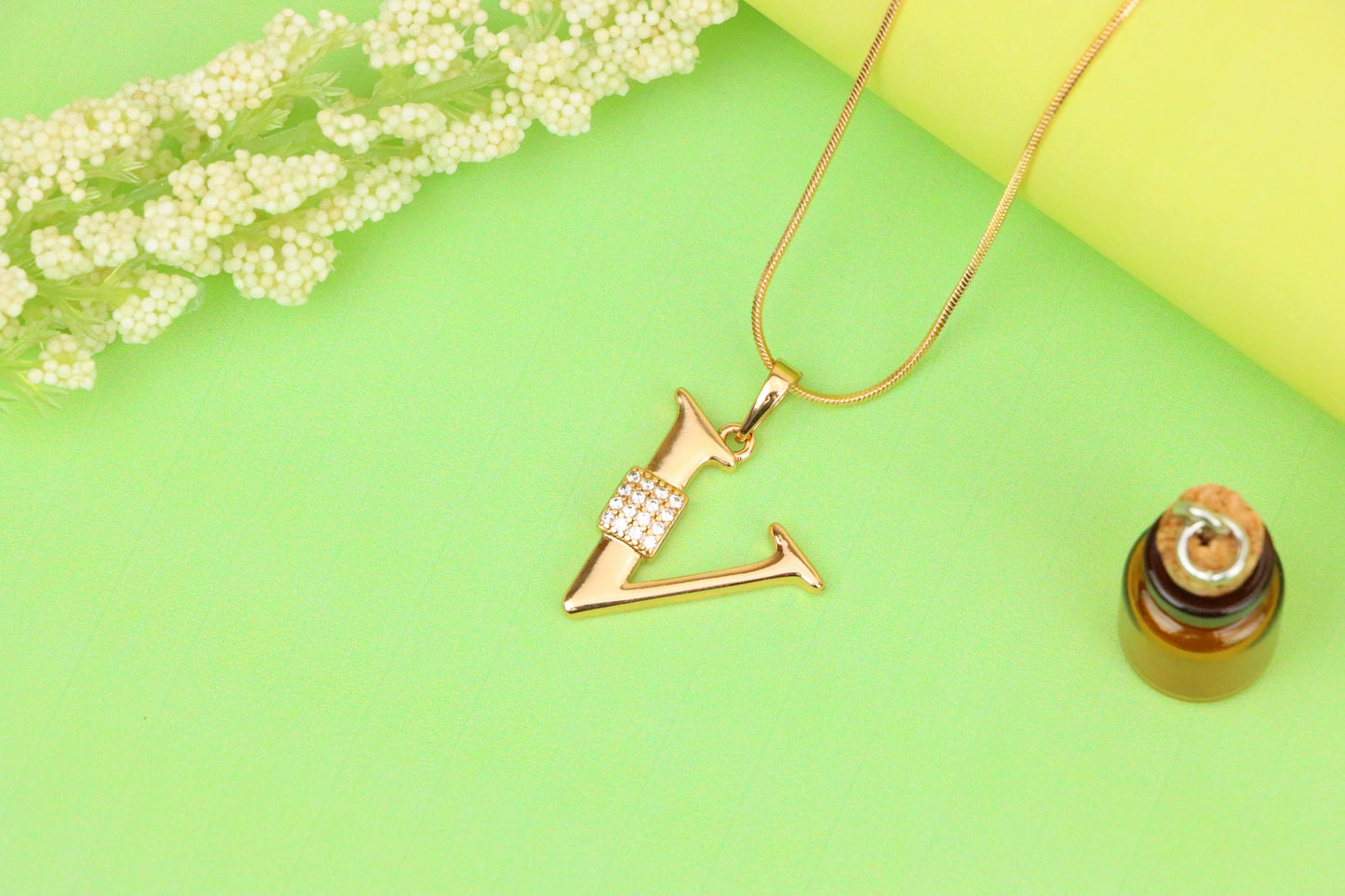 Rose Gold V Letter Pendant with CZ Accents, XPPT1433 (2136-1)