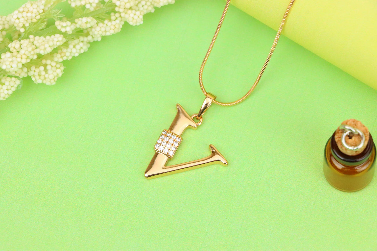 Rose Gold V Letter Pendant with CZ Accents, XPPT1433 (2136-1)