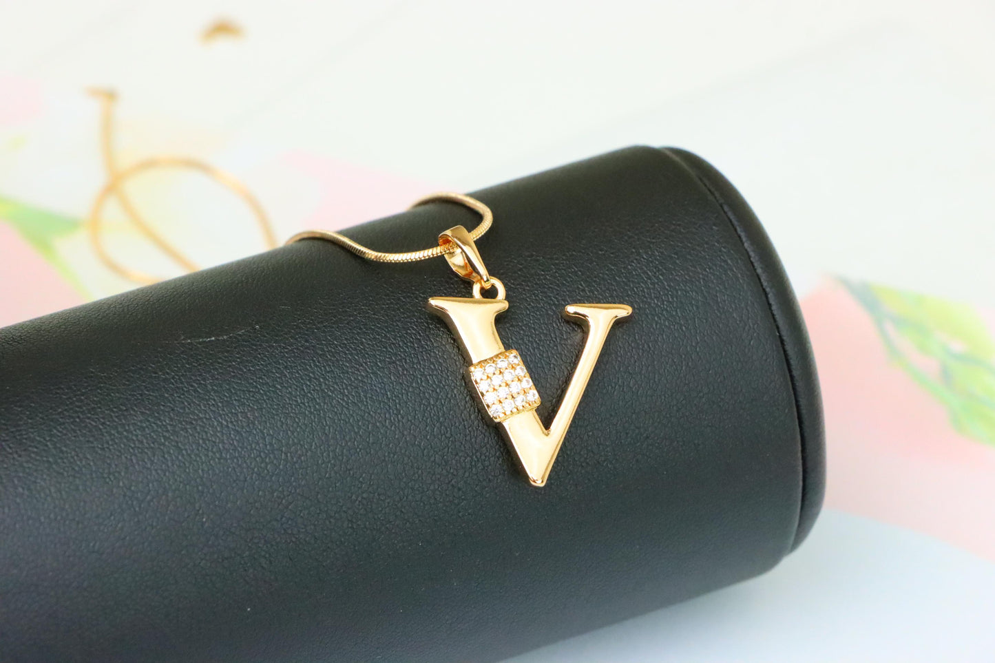 Rose Gold V Letter Pendant with CZ Accents, XPPT1433 (2136-1)
