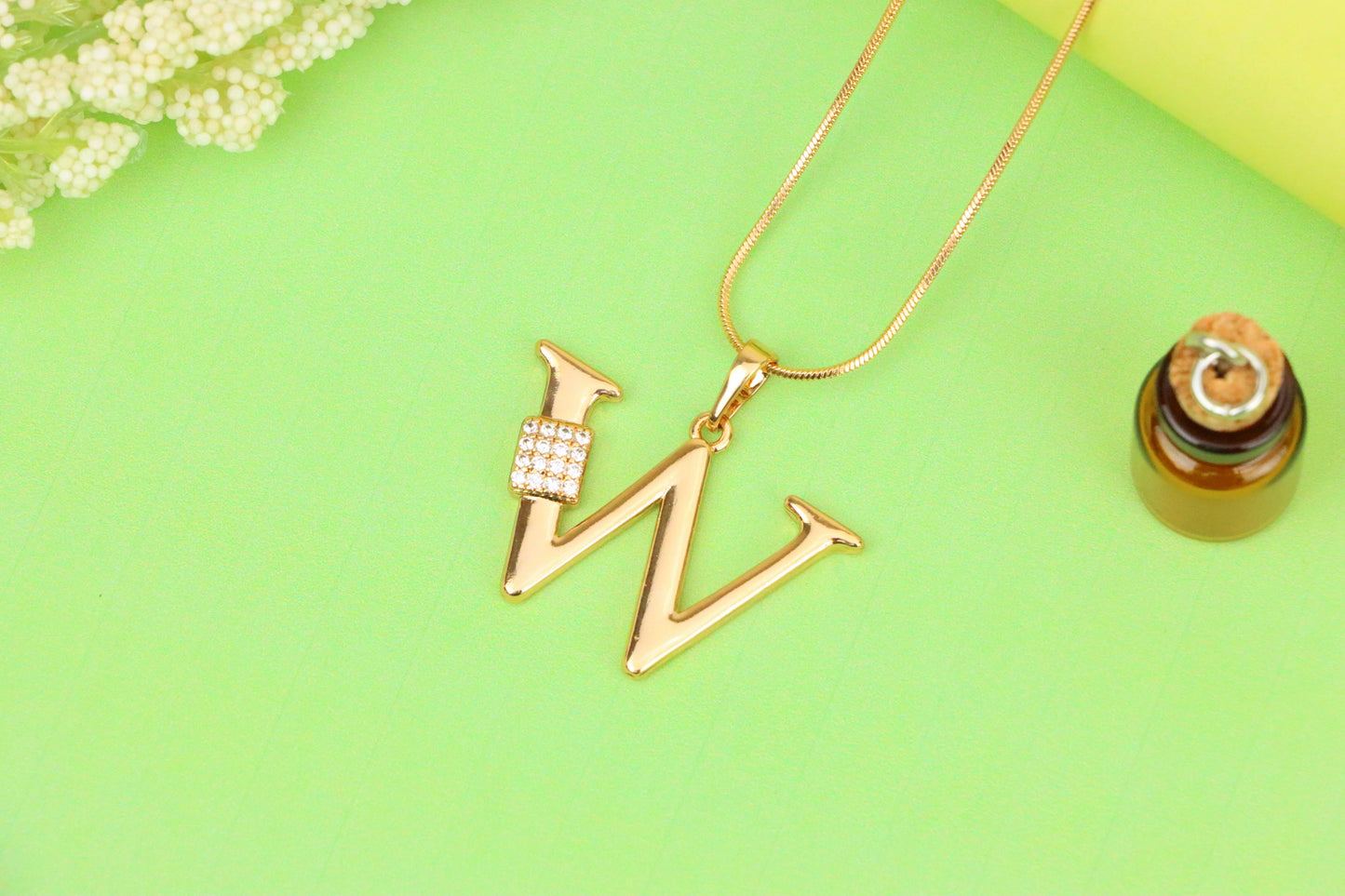 Rose Gold W Letter Pendant with CZ Detail Elegant Charm, XPPT1434 (2136-1)