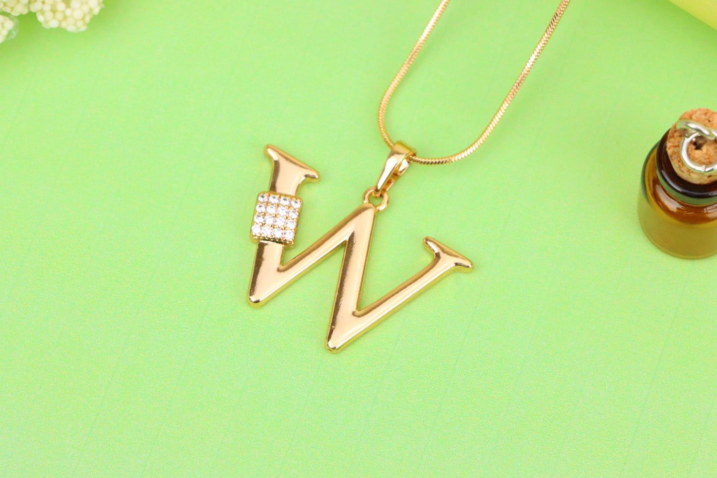 Rose Gold W Letter Pendant with CZ Detail Elegant Charm, XPPT1434 (2136-1)