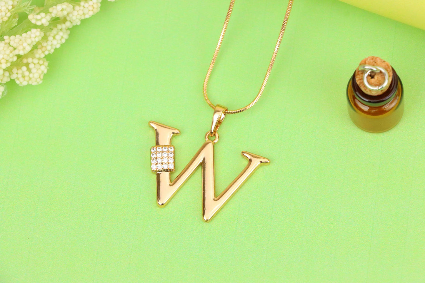 Rose Gold W Letter Pendant with CZ Detail Elegant Charm, XPPT1434 (2136-1)