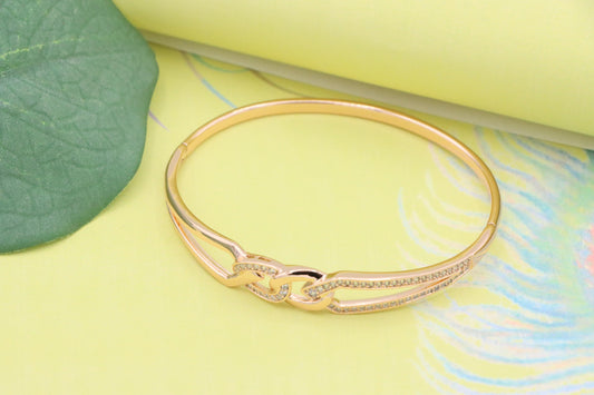 Elegant Rose Gold Bangle with Linked Design & Sparkling Detailing, XPBL1136 (2114-5)
