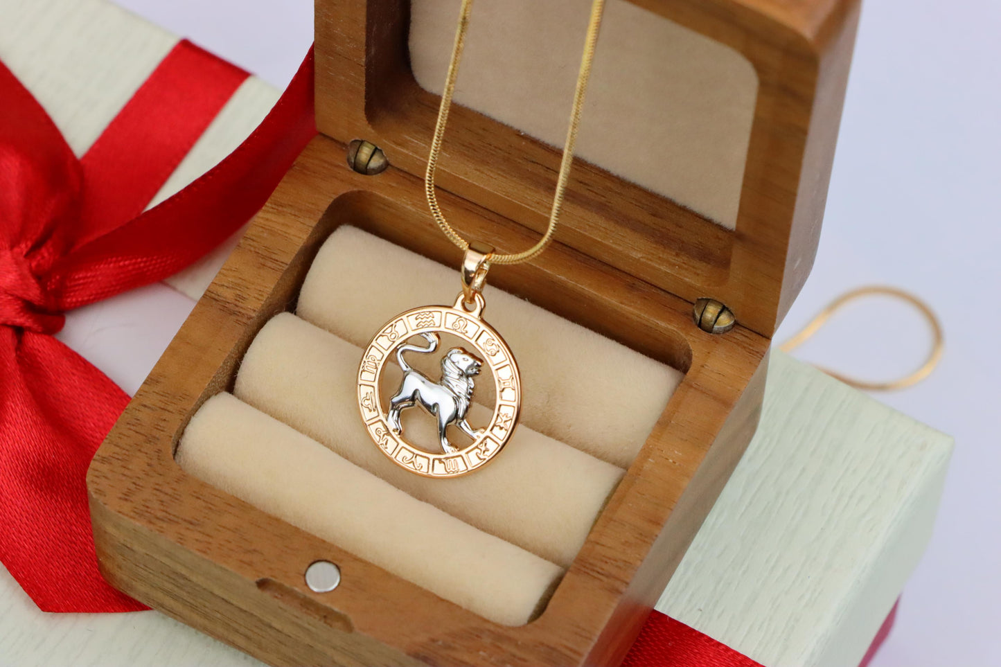 Rose Gold Leo Zodiac Pendant with Lion Symbol and Astrological Ring, XPPT1449 (2136-9)