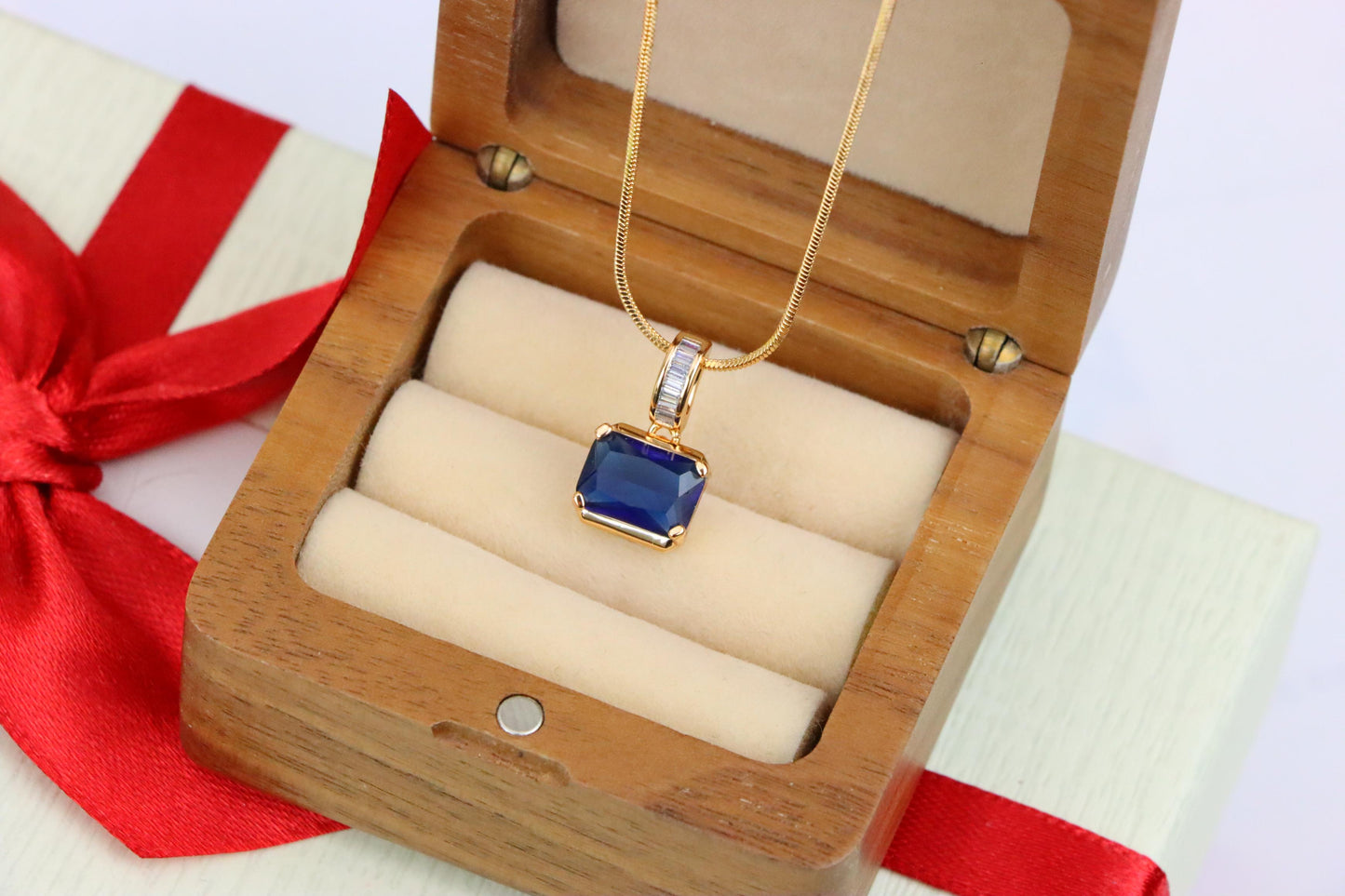 Royal Blue Gemstone Pendant with Elegant Gold Plated Frame, XPPT1776 (2162-7)