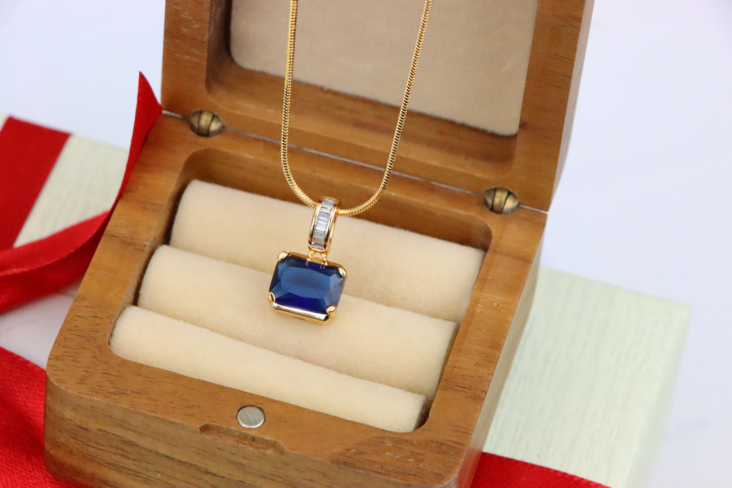Royal Blue Gemstone Pendant with Elegant Gold Plated Frame, XPPT1776 (2162-7)