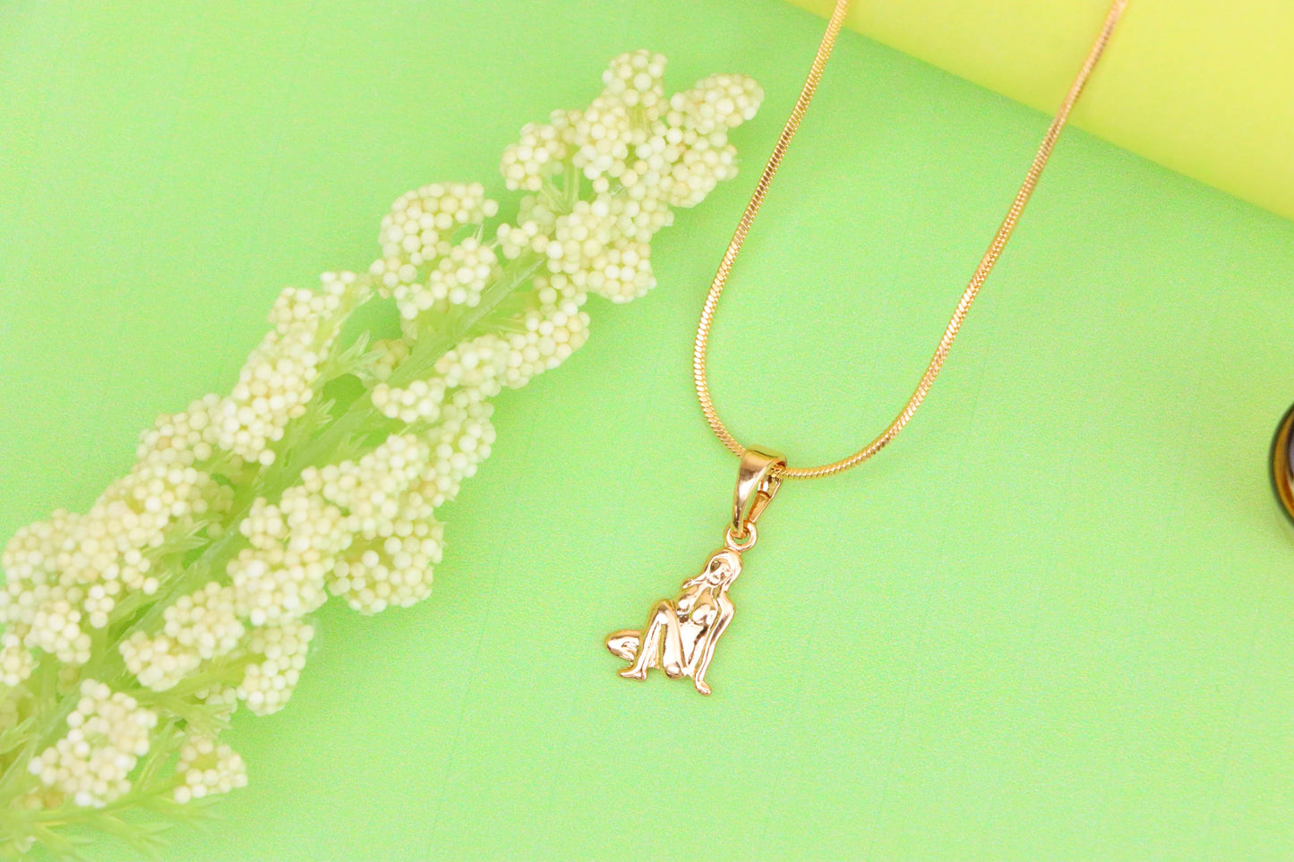 Artistic Nude Woman Rose Gold Pendant Elegant Design, XPPT1467 (2137-2)