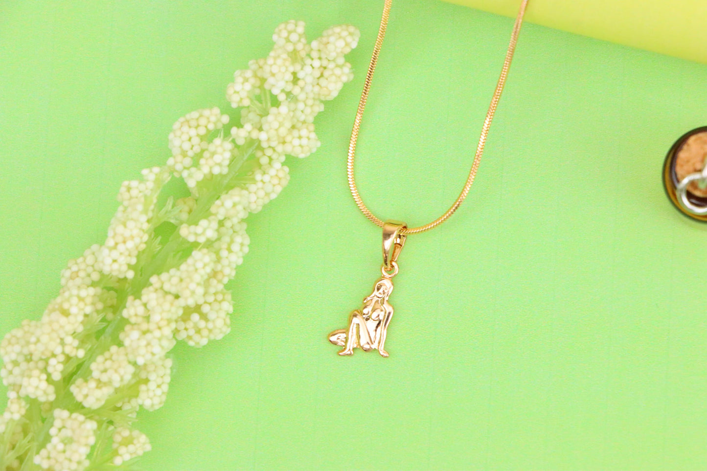 Artistic Nude Woman Rose Gold Pendant Elegant Design, XPPT1467 (2137-2)