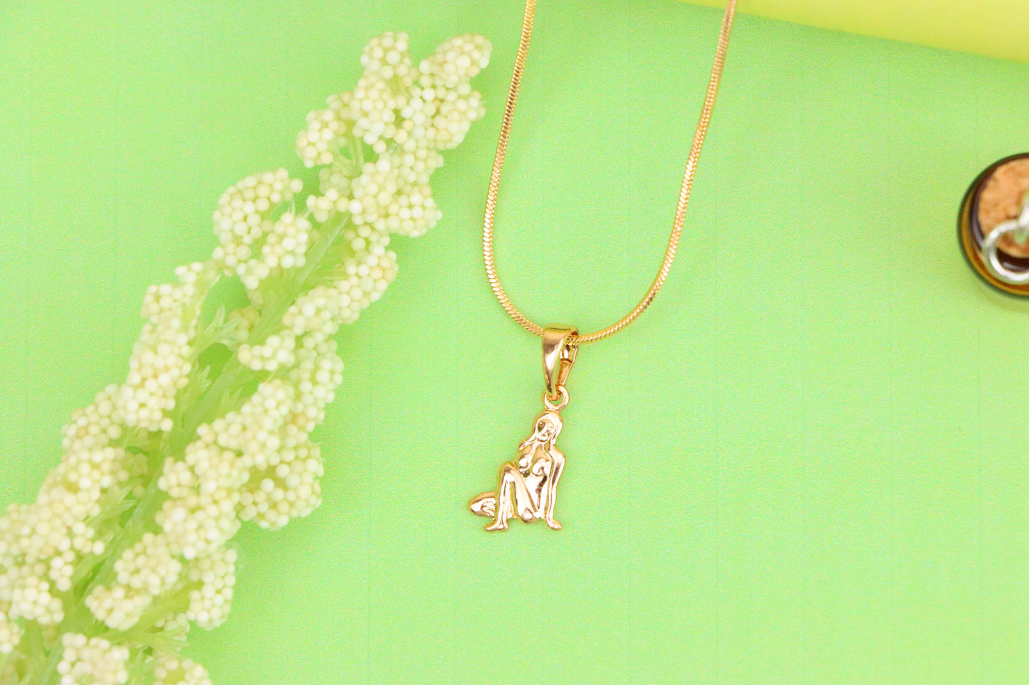 Artistic Nude Woman Rose Gold Pendant Elegant Design, XPPT1467 (2137-2)