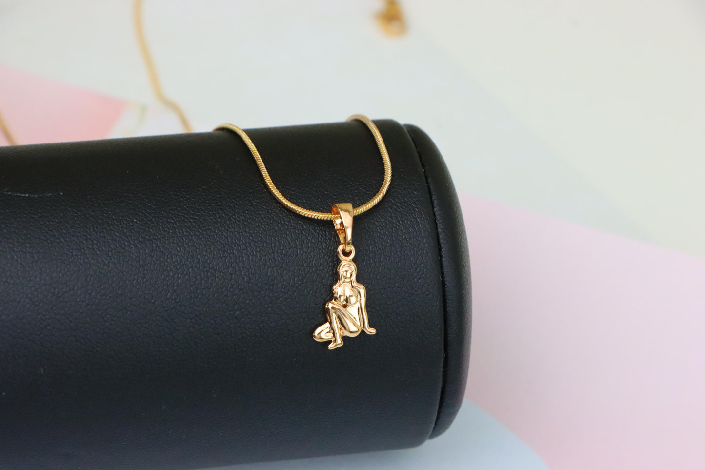 Artistic Nude Woman Rose Gold Pendant Elegant Design, XPPT1467 (2137-2)