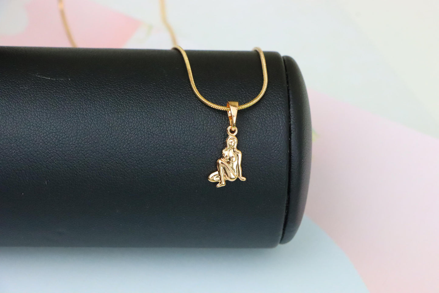 Artistic Nude Woman Rose Gold Pendant Elegant Design, XPPT1467 (2137-2)