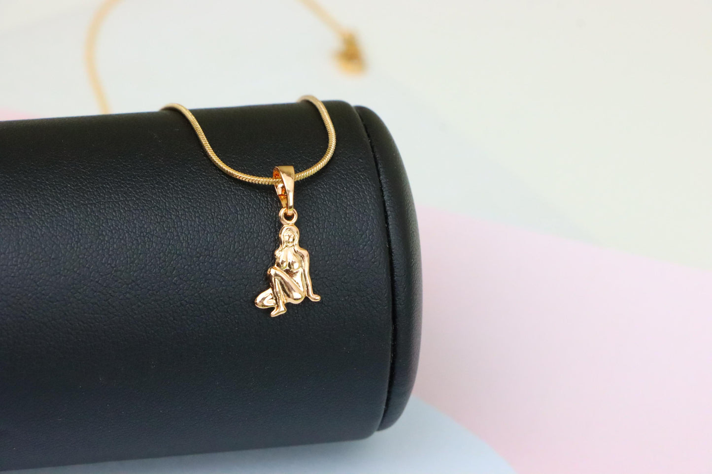 Artistic Nude Woman Rose Gold Pendant Elegant Design, XPPT1467 (2137-2)