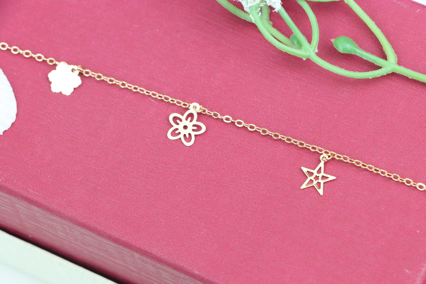 Chic Rose Gold Bracelet with Star & Flower Charms, XPBL1162 (2117-1)