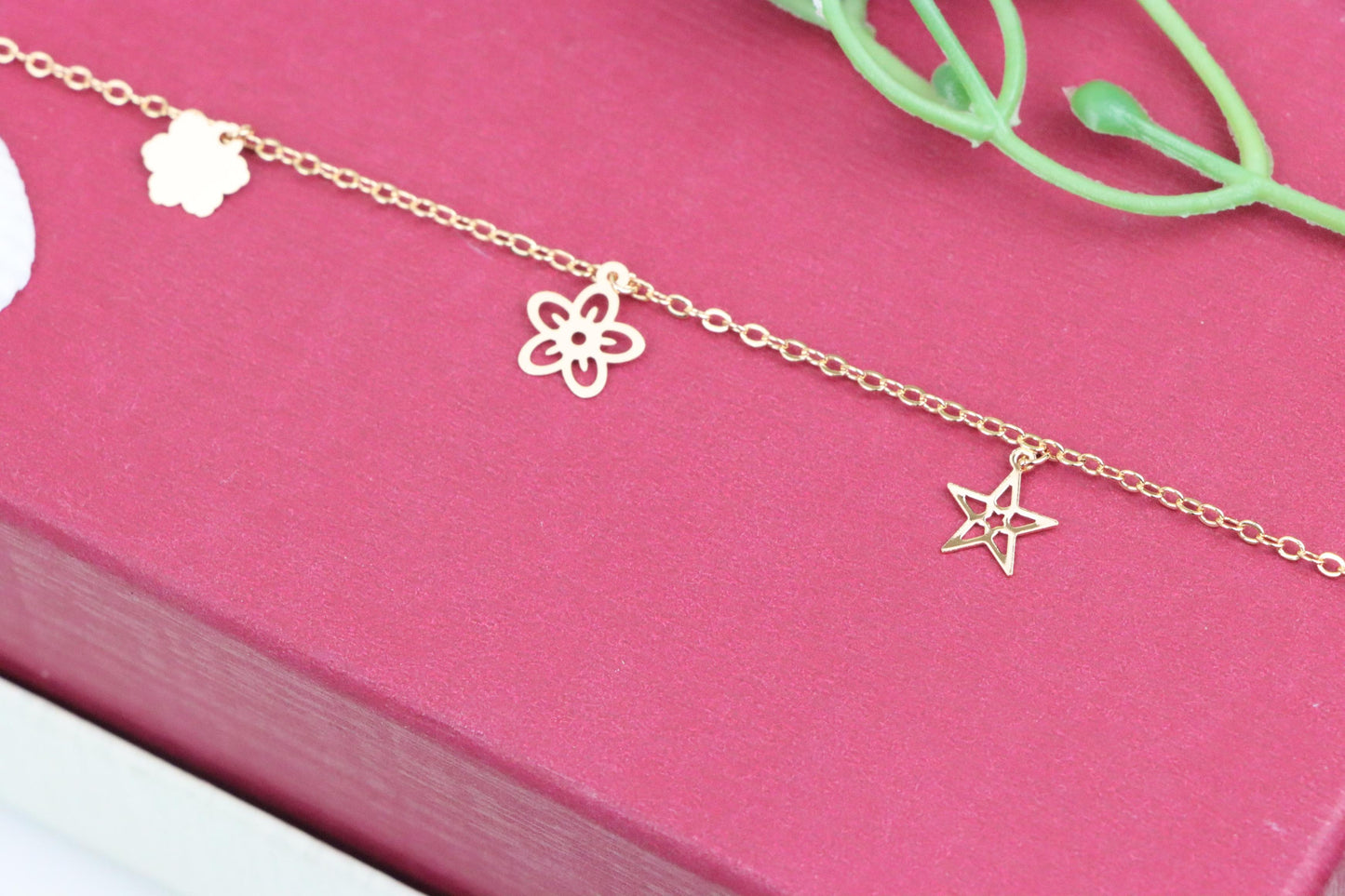 Chic Rose Gold Bracelet with Star & Flower Charms, XPBL1162 (2117-1)