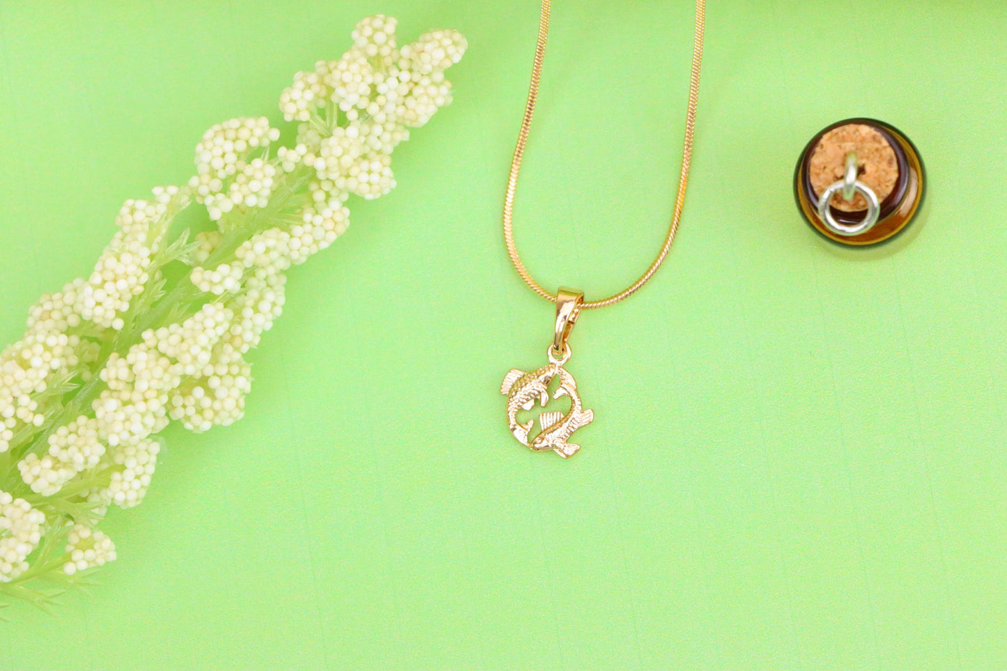 Pisces Zodiac Rose Gold Pendant Artistic Dual Fish Charm, XPPT1473 (2137-2)